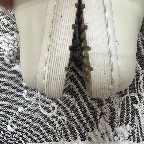 Dr. Martens 1461 Mono Smooth Leather
Oxford Shoes in White Unisex - Picture 11 of 16